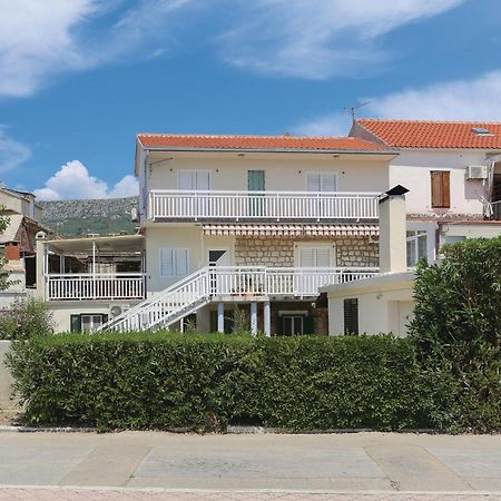 2 Bedroom Stunning Apartment In Kastel Kambelovac Kastela Luaran gambar