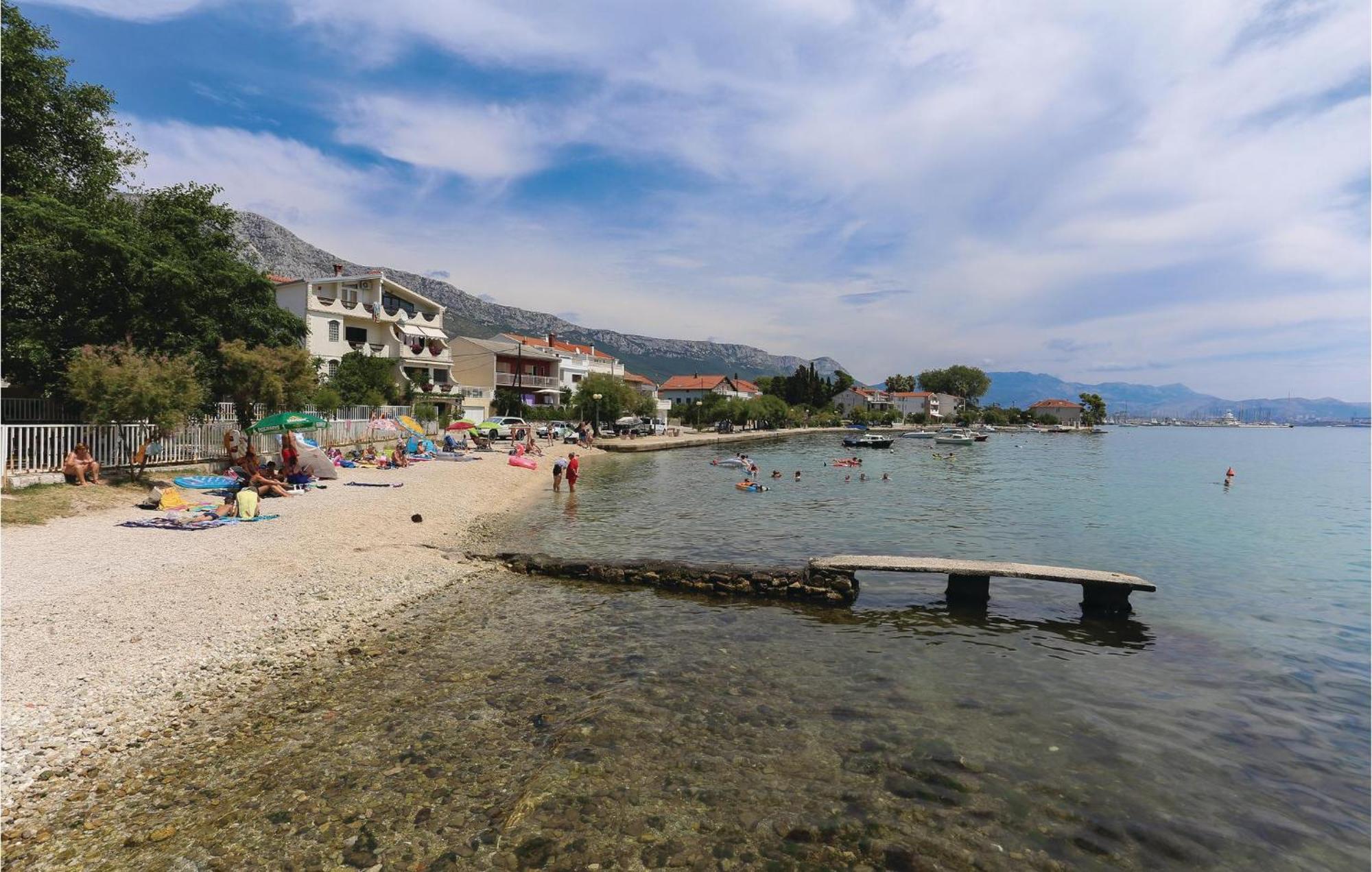 2 Bedroom Stunning Apartment In Kastel Kambelovac Kastela Luaran gambar